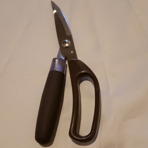 Scissor - Picture 8 of 16